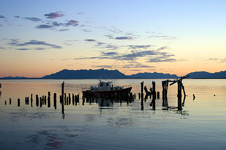 巴塔哥尼亚湖海岸海洋蓝色太阳反射巡航顶峰港口风景天空图片