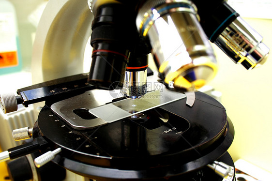 特写显微镜乐器放大镜药品调查技术诊所玻璃目镜审查临床图片