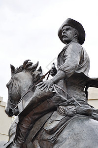 瓦科雕像人骑马男人雕塑青铜艺术品骑士图片