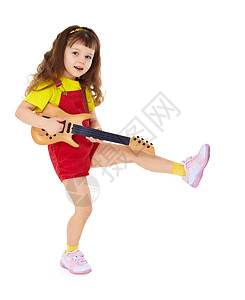 带着玩具吉他 白色背景的小女孩图片