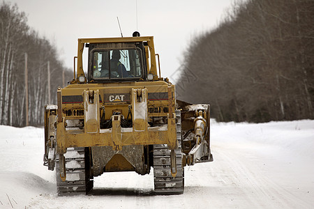 冬季在雪上铺满道路的推土机风景场景照片旅行水平图片