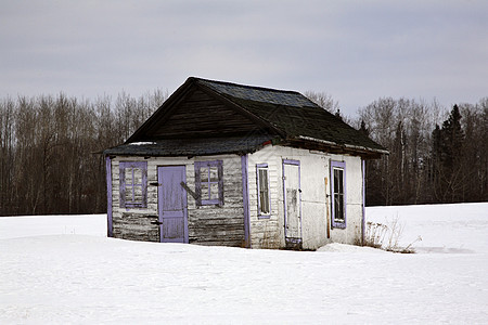 冬天荒废的家屋房子遗产乡村旅行家园水平照片图片