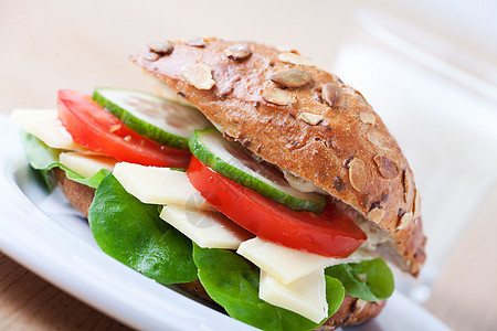 干酪三明治的缝合沙拉早餐午餐小麦黄瓜食物南瓜牛奶面包野餐图片