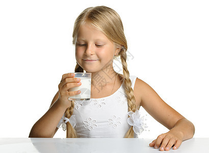 美女 喝牛奶的漂亮女孩牛奶裙子嘴唇幸福养分头发食物女孩们女性孩子图片