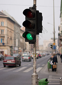 轻型交通灯信号基础设施首都街道绿色运输城市柱子汽车图片