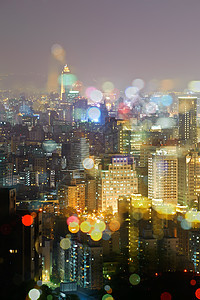 充满多彩的城市之夜火花地标圆圈戏剧性商业风景市中心公寓建筑学景观图片