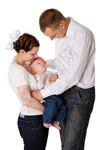 幸福家庭新生微笑父母喜悦丈夫后代拥抱冒充妻子母亲图片