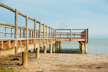 海滩脚桥小路支撑行人浮桥天桥人行道海洋海岸栏杆水平图片