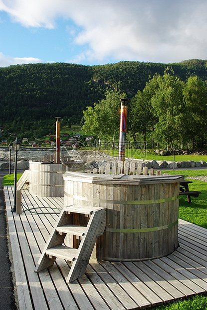 挪威户外浴缸图片