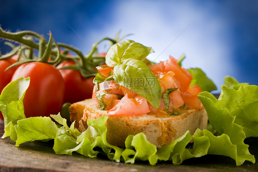 开胃菜食物洋葱面包零食美味美食沙拉生菜图片