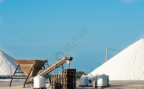 盐矿机械水平盐矿爬坡解雇圣波盐场生产工业托盘图片