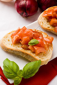 Bruschetta 配有原料的Bruschetta食品鳀鱼食物美食沙拉洋葱美味素菜生菜图片