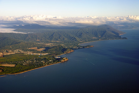 澳大利亚凯恩斯港道格拉格拉斯海岸照片天空风景森林山脉海岸旅行海岸线岩石海浪图片