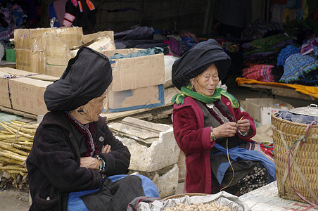 婆婆在市场上图片