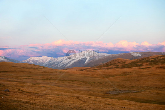 阿尔泰山脉 美丽的高地景观 俄罗斯 西伯利亚空气山腰场景地形荒野天气旅游日落峡谷环境图片