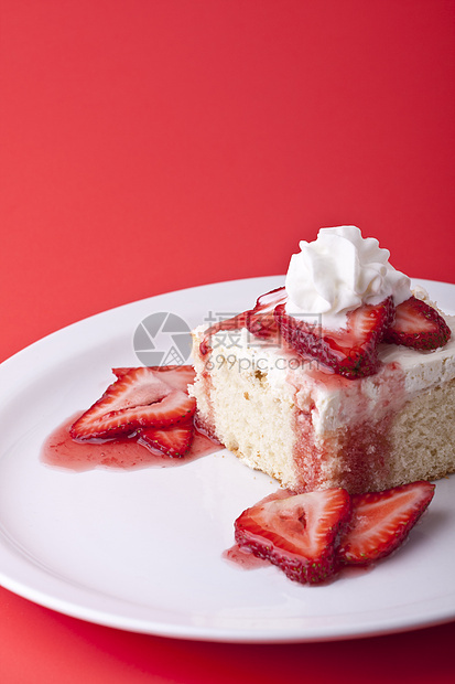 草莓小蛋糕奶油食物蛋糕鞭打营养黄色水果糖浆甜点浆果图片