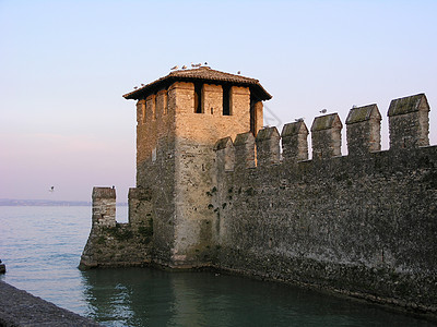 意大利锡米昂斯卡莱热戈城堡图片