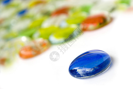 玻璃宝石白色水晶珠子蓝色卵石收藏岩石石头艺术大理石图片