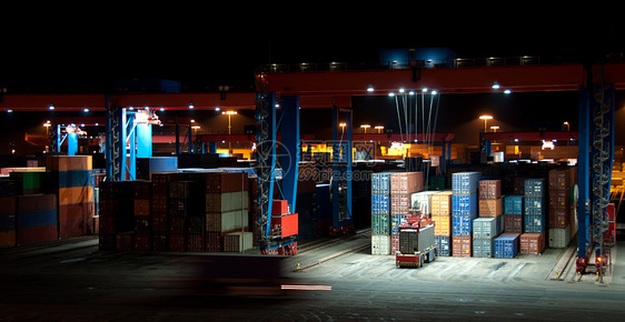 商业集装箱码头夜间商业集装箱港图片