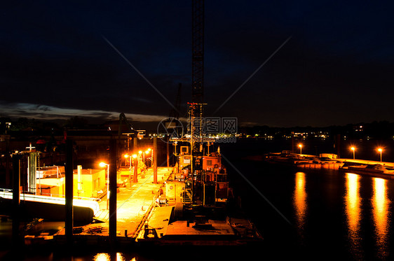 夜间汉堡港图片