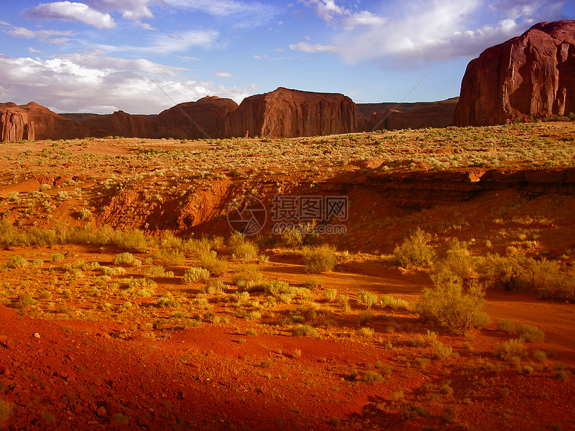 古迹谷的夏天沙漠峡谷砂岩岩石悬崖手套荒野土地天空国家图片