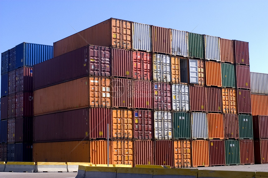 集装箱集装箱在港口托运商品货运进口工业海关送货后勤船运出口加载图片