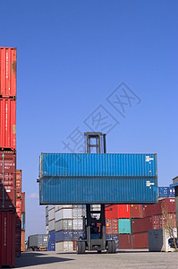 集装箱集装箱在港口托运加载后勤货运贸易送货工业卸载起重机商业大部分图片