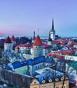 爱沙尼亚塔林老城日落地标城市石头城堡全景建筑学天际景观首都图片