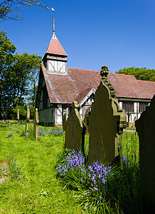 大阿尔特卡尔教堂花朵木材树木历史性墓碑白色教会黑色小路木结构图片