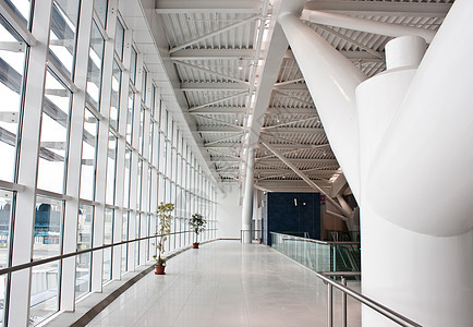 2011年新布加勒斯特机场反射窗户民众过境地面建筑国际运输大厅飞机场图片