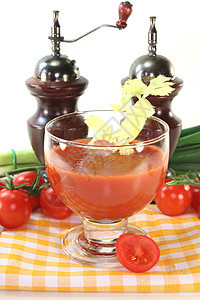 番茄汁果汁蔬菜芹菜白色玻璃西红柿绿色红色胡椒蔬菜汁图片