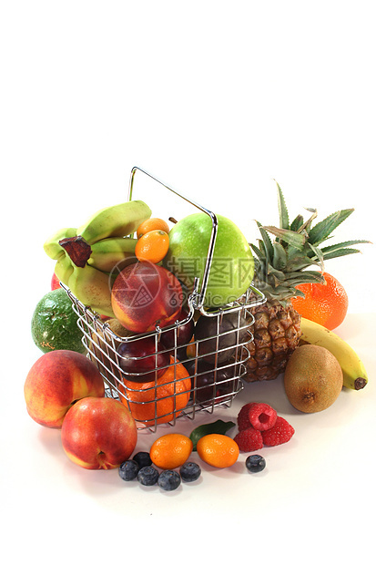 购物篮中的水果混合篮子果味菠萝组合饮食李子市场奇异果香蕉食物图片