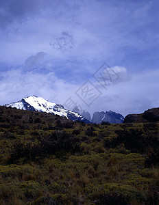 阿根廷巴塔哥尼亚的石峰荒野火山地质学崎岖山脉顶峰旅游寂寞戏剧性图片