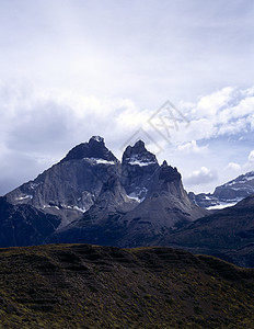 阿根廷巴塔哥尼亚的火山石峰山脉山峰风景地质学顶峰荒野旅游图片