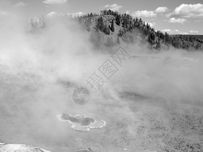 黄石碑地标器旅行流动岩石公园蒸汽天空力量火山国家科学图片