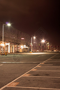 夜间停车场植物城市发动机商业反射驾驶建筑安全运输奢华图片