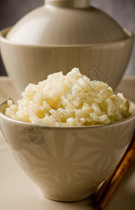 带筷子的米素食美食陶器反射豆子桌子玻璃聚光灯香米小菜图片
