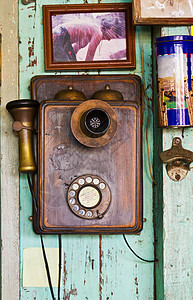 旧电话古老木头商业夹子艺术风格乡愁电讯复古手机广告图片