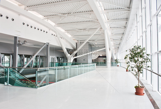 2011年新布加勒斯特机场窗户大厅玻璃运输地面走廊白色车站过境旅行图片
