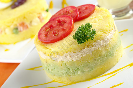 秘鲁Dish 呼叫Causa土豆香菜午餐草本植物蔬菜课程美食食物照片水平图片