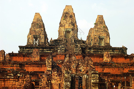 柬埔寨吴哥雕刻寺庙历史性旅游天空遗产建筑考古学岩石废墟图片