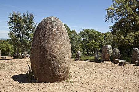 埃沃拉阿尔门德雷斯巨石纪念碑巨石结盟石器时代历史性历史考古学地标岩石竖石装饰图片
