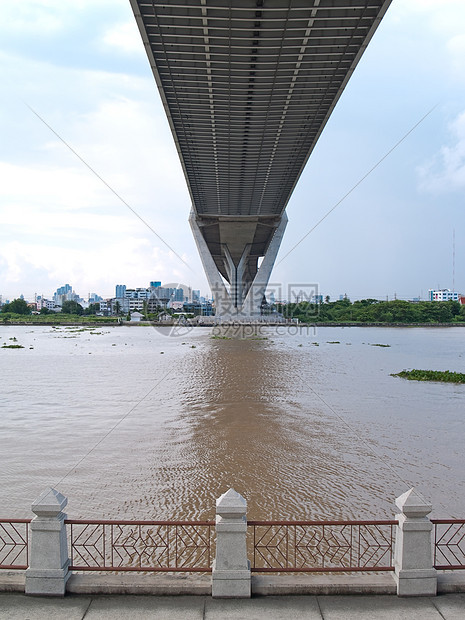 Bhumibol桥的一部分天空场景民众风景建筑地标建筑学戒指运输工程图片