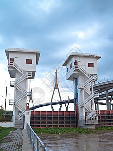 洪水冲建筑学路口天空建筑水闸工程风景地标场景民众图片