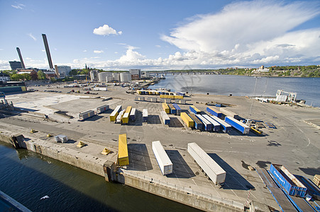 海上货运码头图片