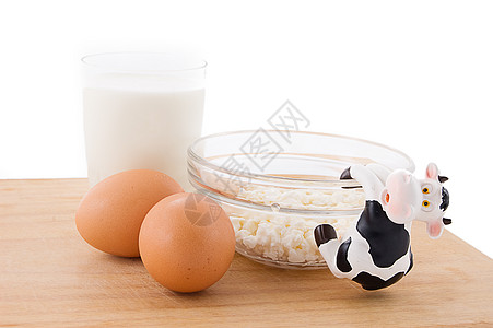 奶牛吃草乳奶制品小屋家庭面粉奶牛农业情绪牛奶早餐盘子美食背景