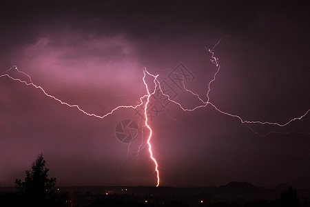 夜云天空 雷暴 夜云笼罩射线戏剧性气象暴雨雷雨耀斑墙纸罢工天气风暴图片