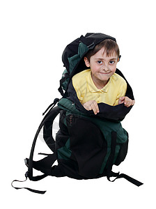 在一个大旅游背包中的小男孩图片
