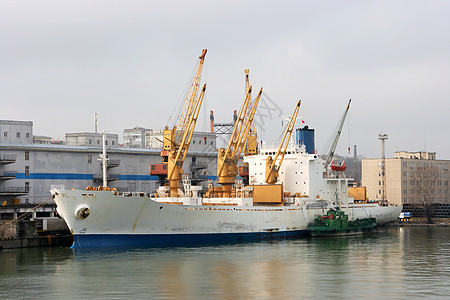乌克兰敖德萨海港贸易天空工业货物港口龙门架仓库商业出口航行图片
