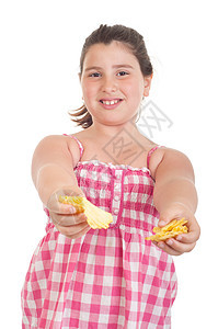 女孩提供薯片青年黑发青少年小吃孩子营养女性工作室土豆奉献图片